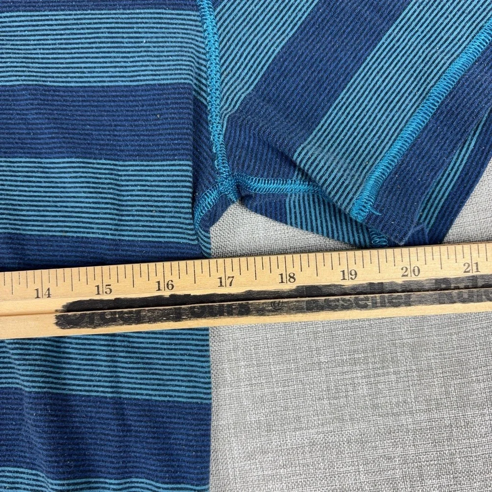 Lululemon T-Shirt Womens Medium Blue Striped V-Neck Short Sleeve Athletic Top